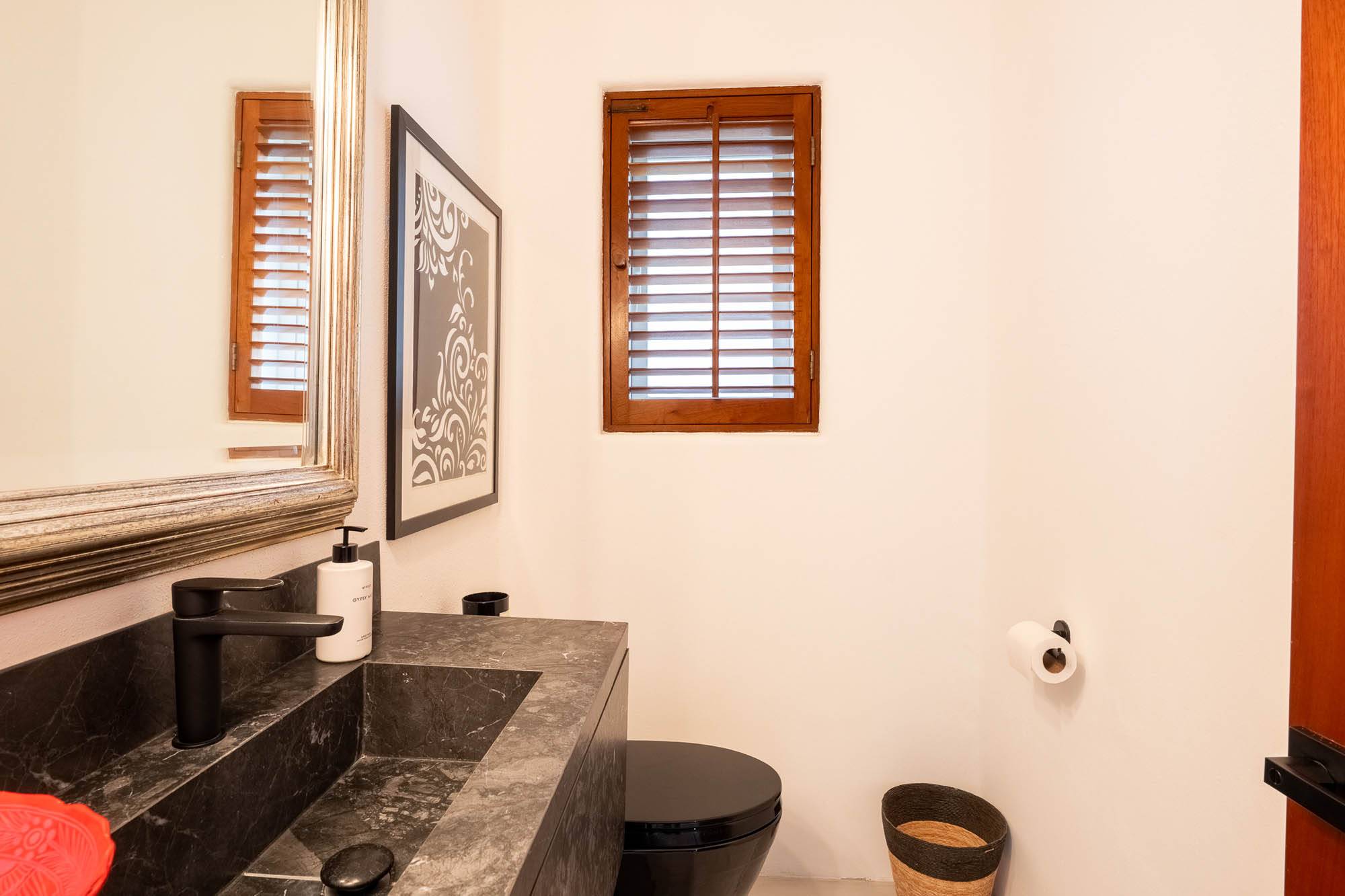 Four Seasons Villa 2037-02