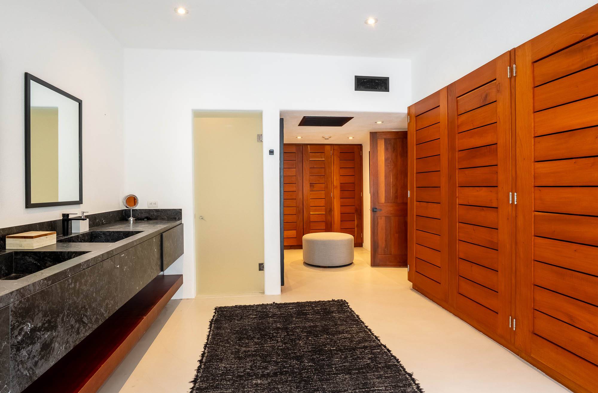 Four Seasons Villa 2037-04