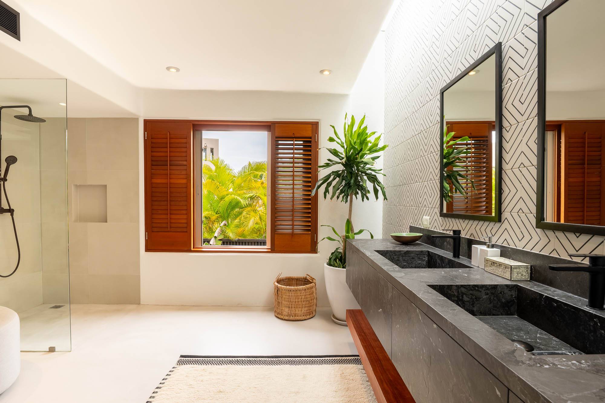 Four Seasons Villa 2037-17