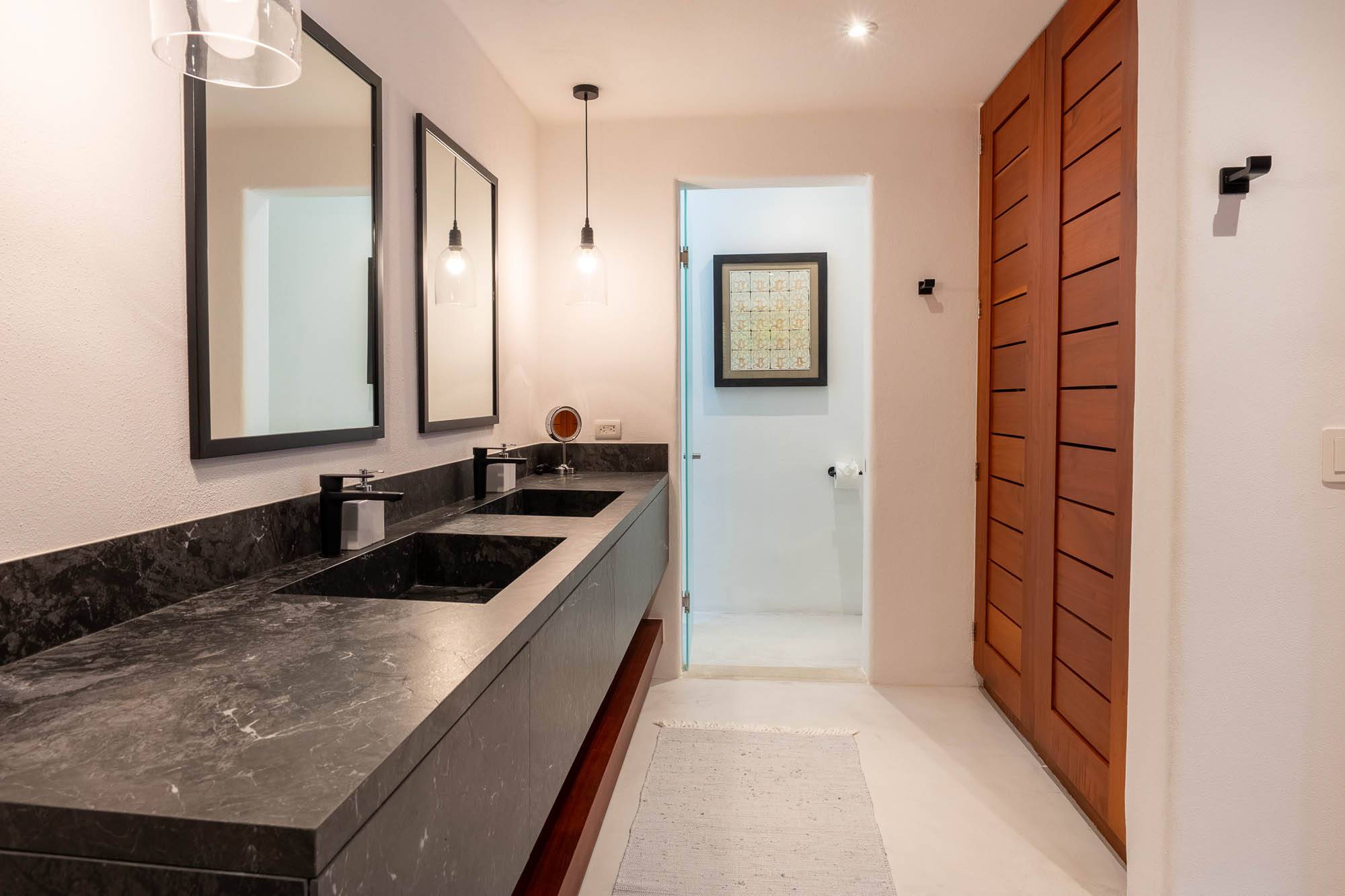 Four Seasons Villa 2037-28