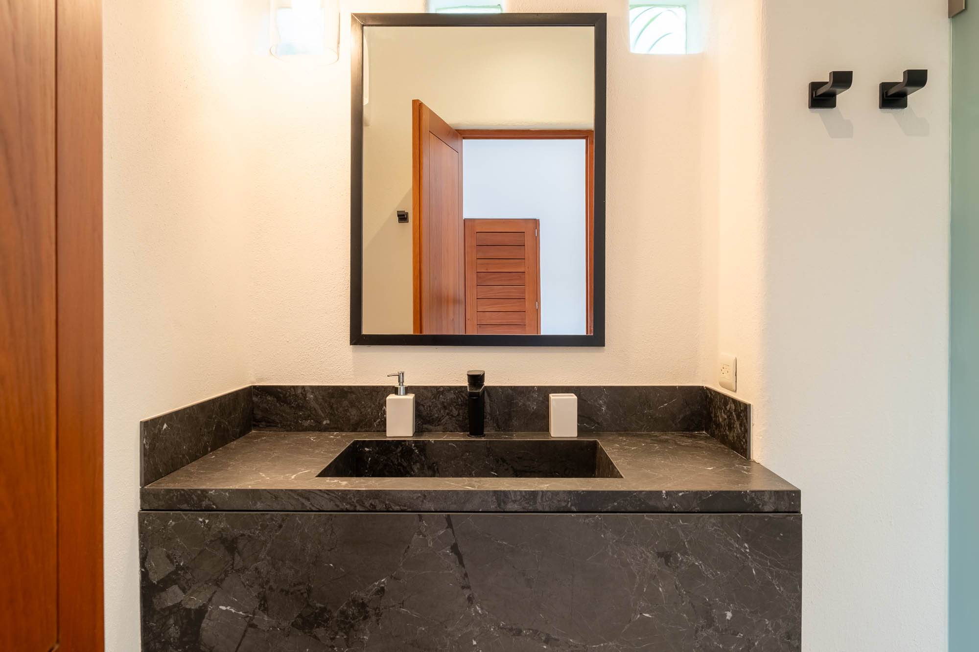 Four Seasons Villa 2037-36