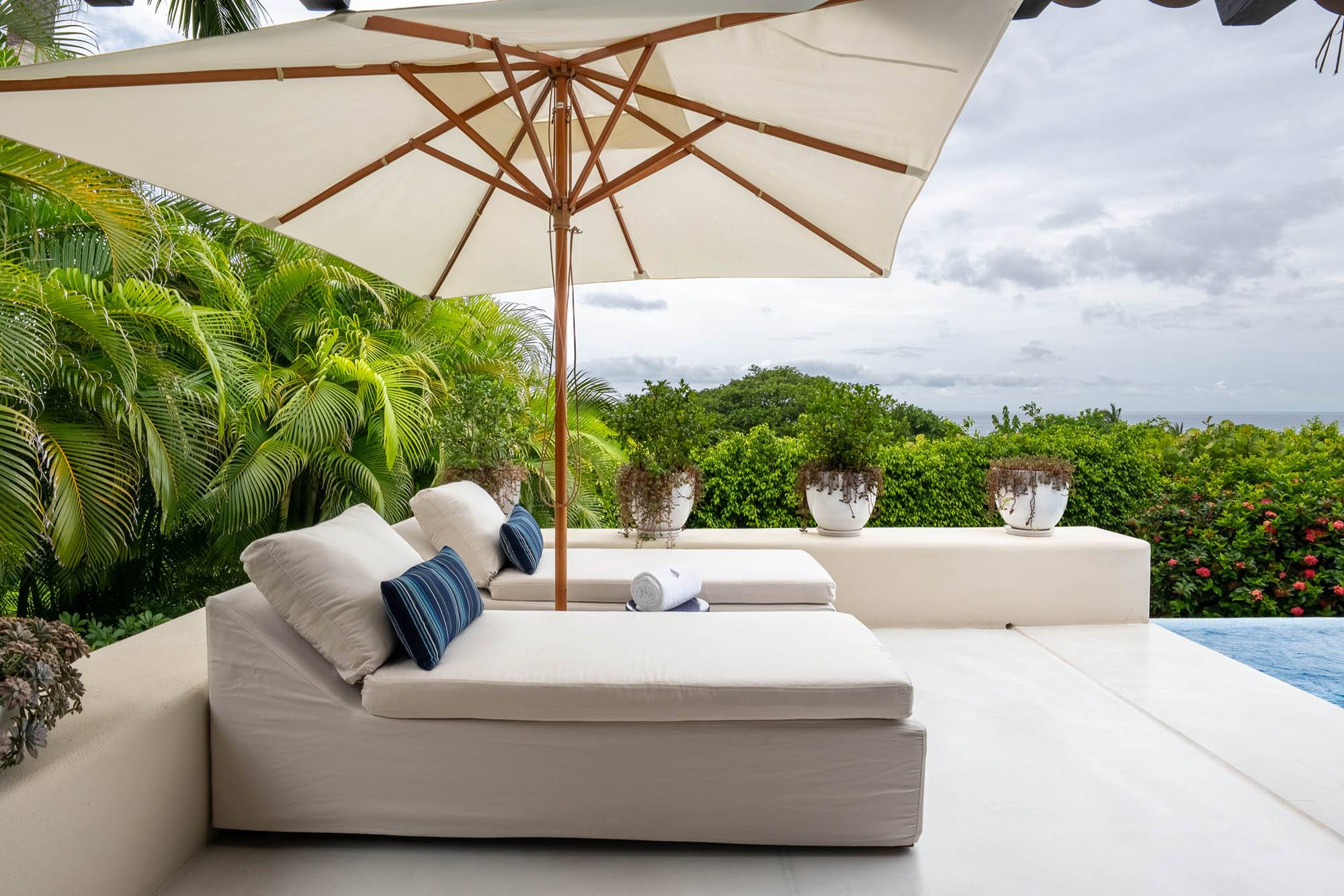 Four Seasons Villa 2037-45