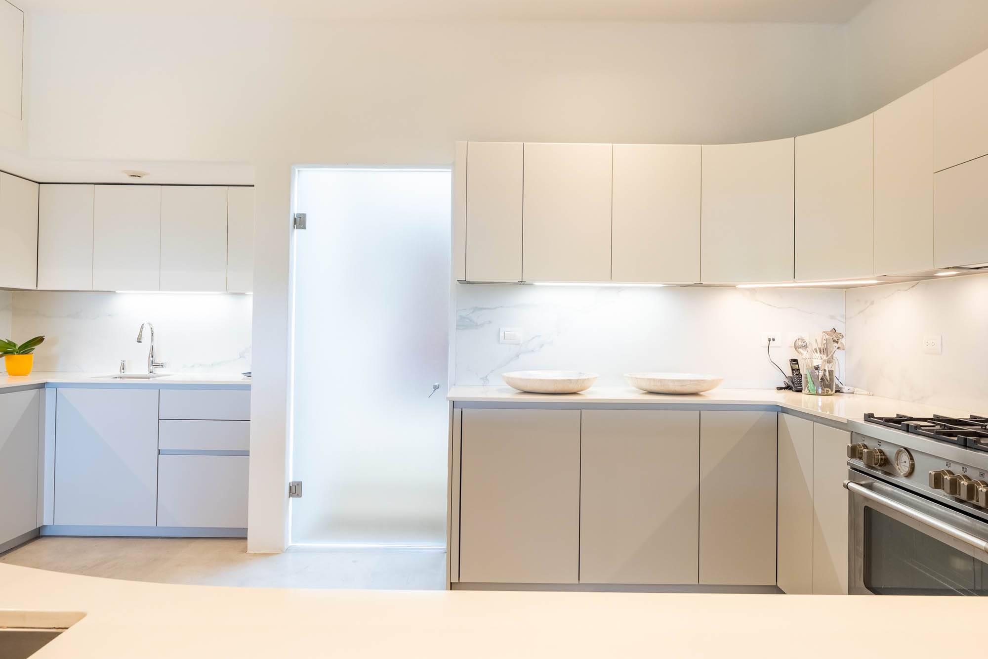 Four Seasons Villa 2037-52