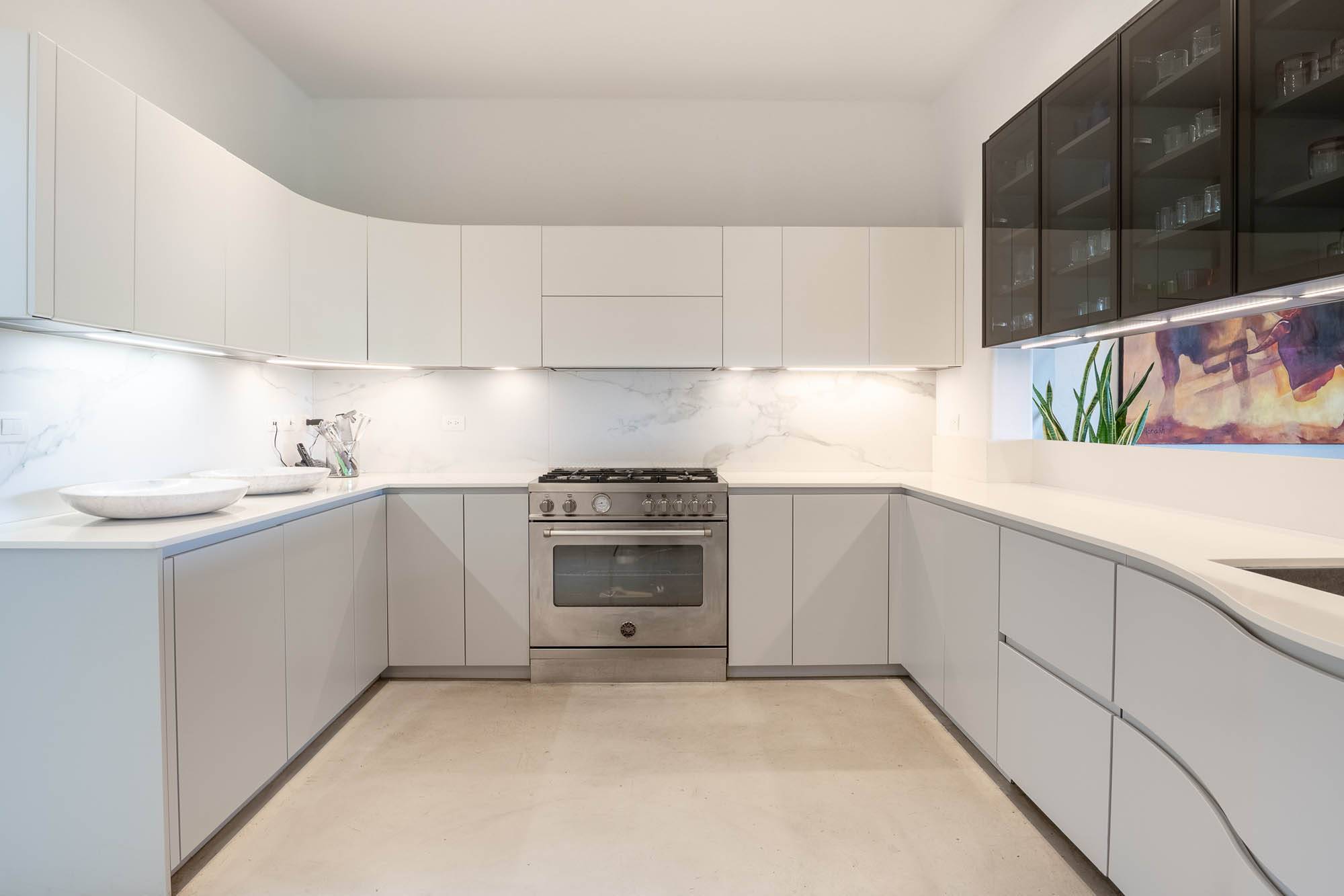 Four Seasons Villa 2037-55