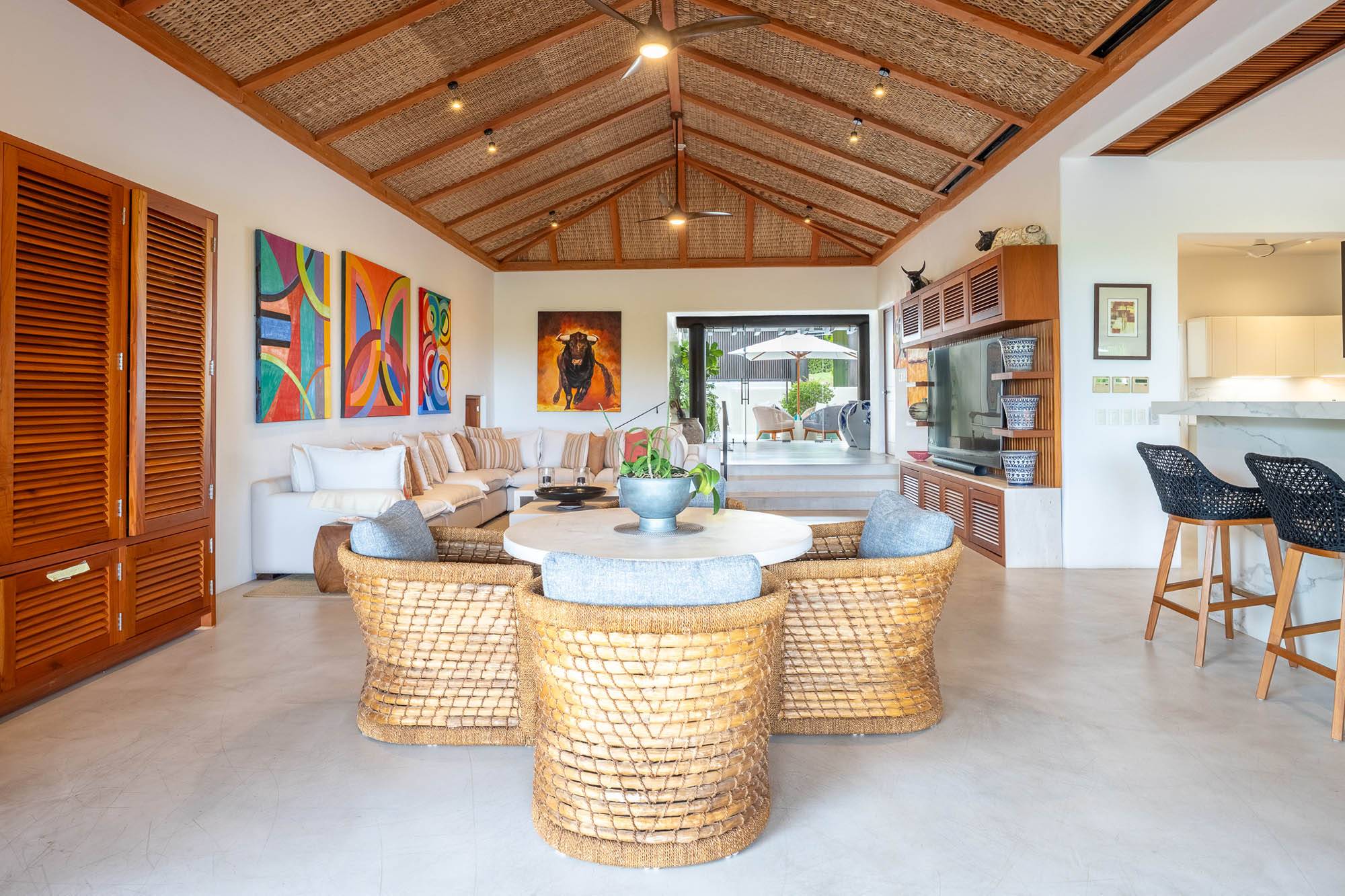 Four Seasons Villa 2037-57