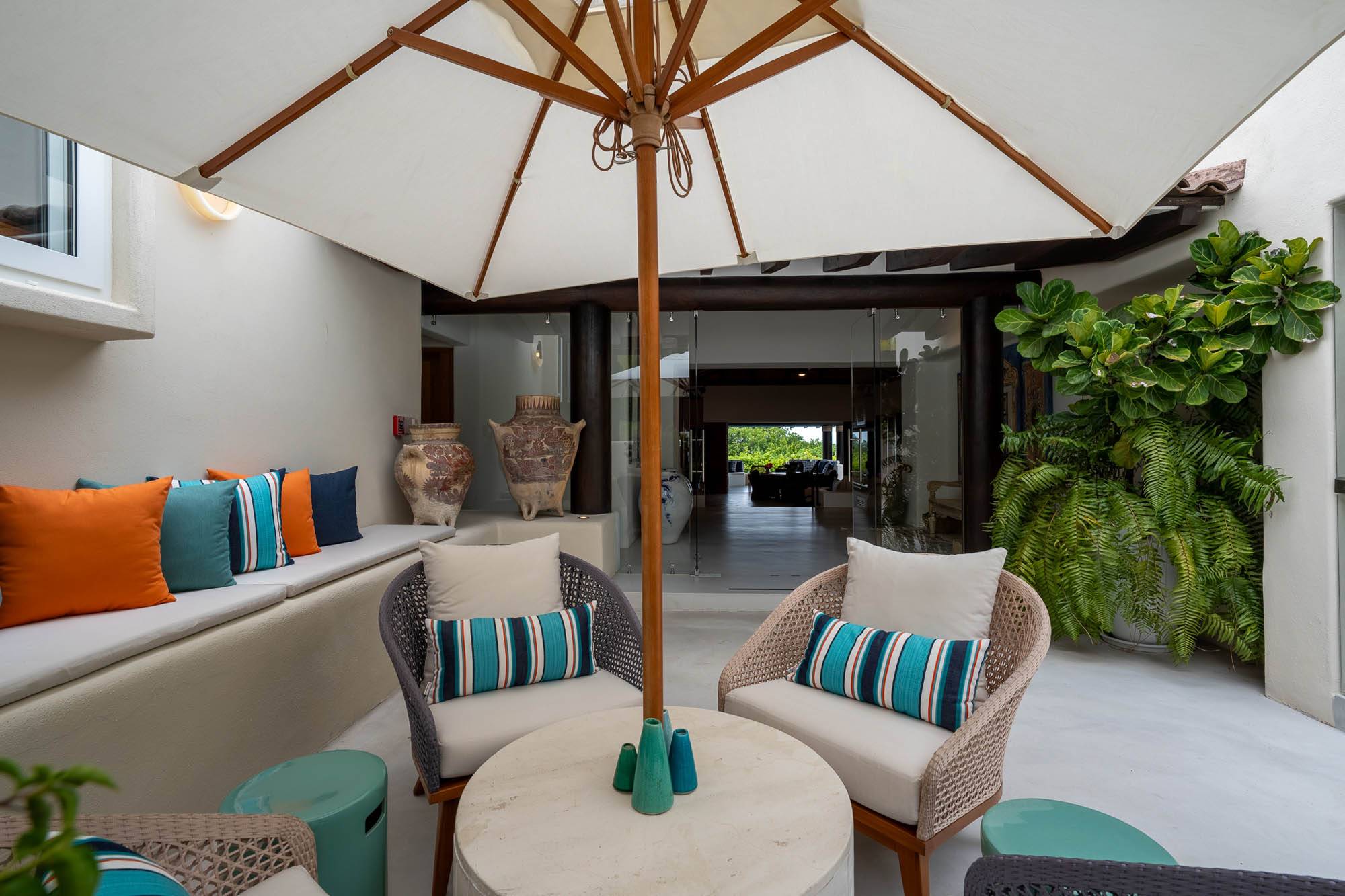 Four Seasons Villa 2037-65