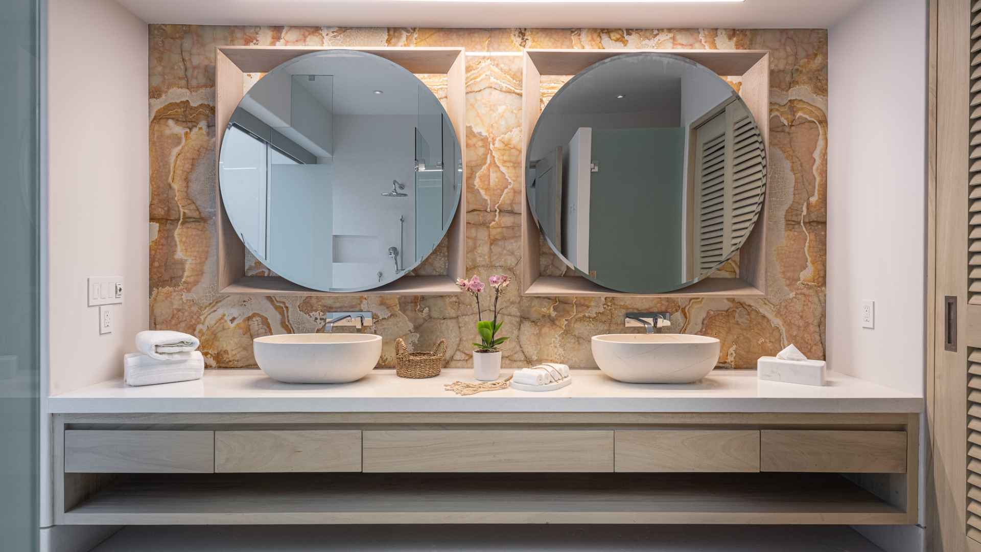 xr:d:DAEMrW4V-o4:19013,j:7263581476563283848,t:23082822