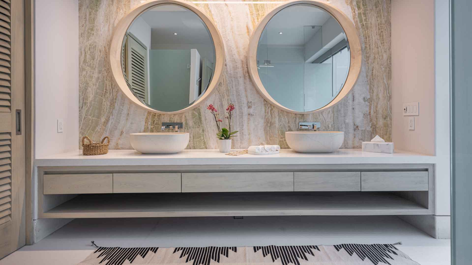 xr:d:DAEMrW4V-o4:19011,j:4194378329384889906,t:23082822