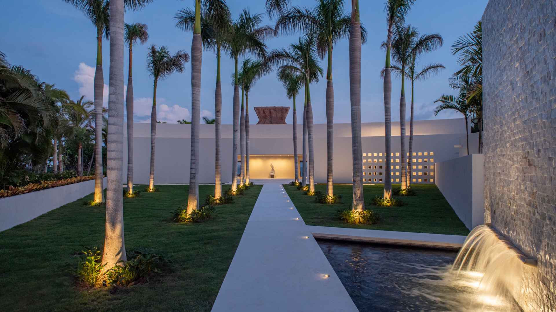 xr:d:DAEMrW4V-o4:18980,j:8837589546875981192,t:23082822