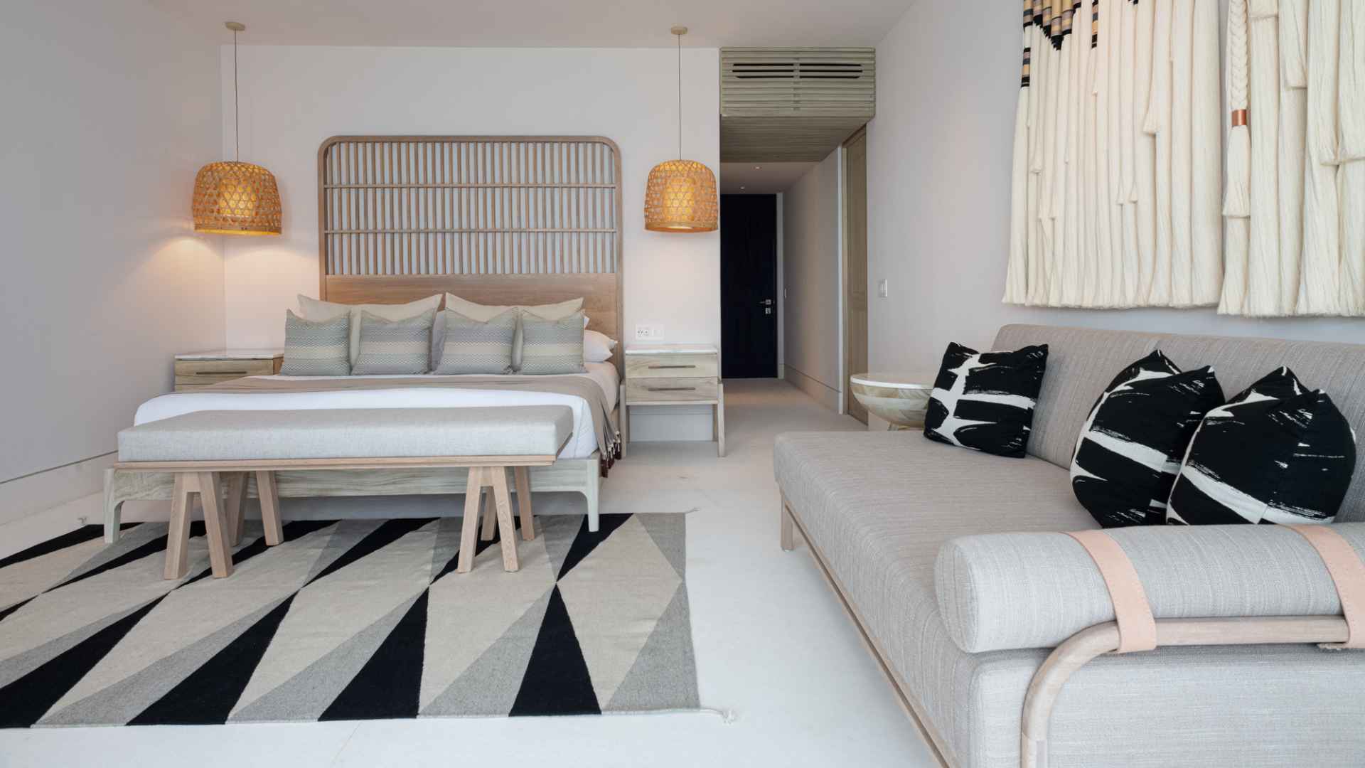 xr:d:DAEMrW4V-o4:19015,j:1247898275502371763,t:23082822