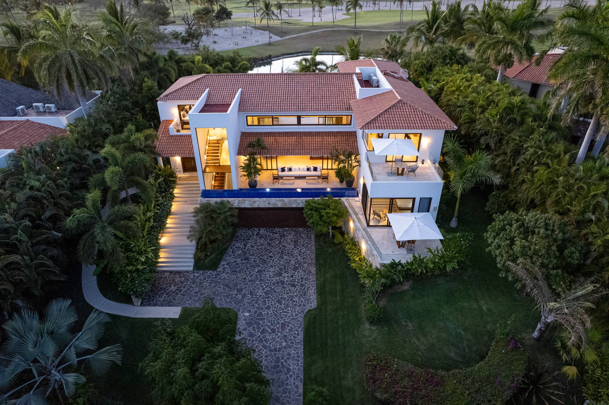 Lagos del mar 21 punta mita (1)